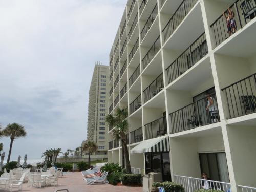 Days Inn by Wyndham Daytona Oceanfront