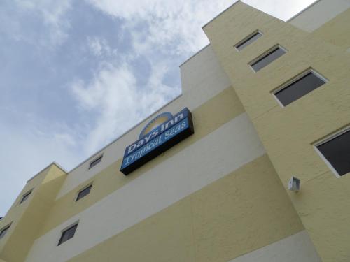 Days Inn by Wyndham Daytona Oceanfront