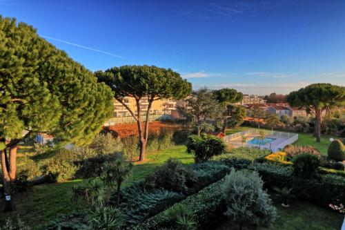 Studio Calme Dernier Etage - Location saisonnière - Antibes