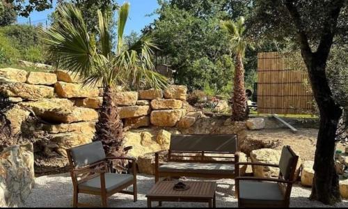 2 bedrooms, 3 beds