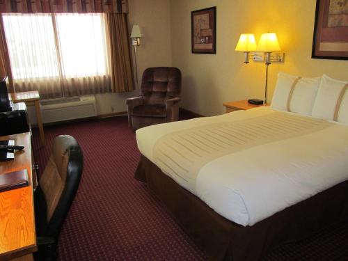 Fireside Inn and Suites