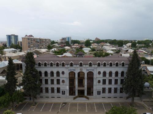 . Leon Hotel Spa Ganja