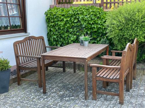 Viesnīcas āriene, Ferienwohnung in der Vulkaneifel "Opp der Holl" in Udler