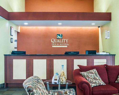 Quality Inn & Suites Kansas City I-435n Near Sports Complex
