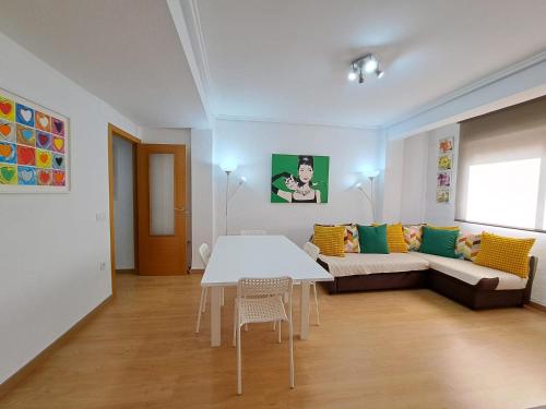  Céntrico apartamento en Valencia próximo parada de metro Ángel Guimerà in Valencia