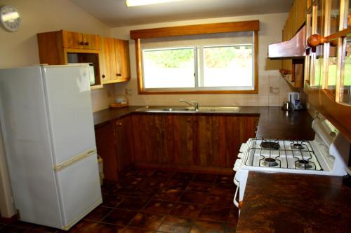 Cucina, The Crest Apartments in Norfolk Island