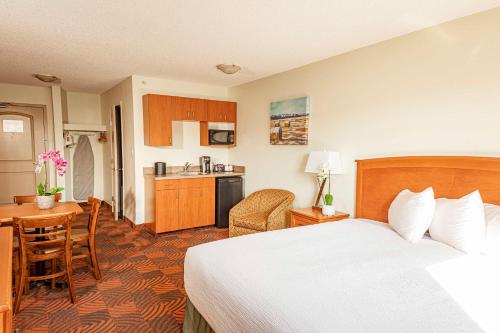 Two-Room King Suite with One King Bed and One Double Bunk Bed - Non-Smoking