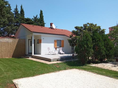 Holiday Home Mirela – khách sạn tại Sisan
