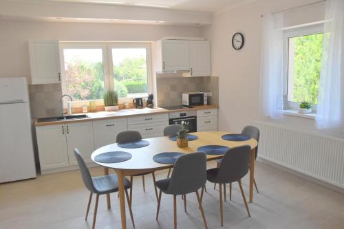 Kitchen, Vorosko Apartmanhaz in Balatonalmadi