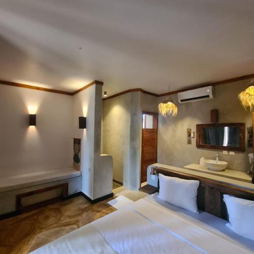 Mambo Cabana Room Type - Budget Double Room