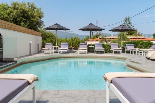 464952450 Nikon Boutique Hotel