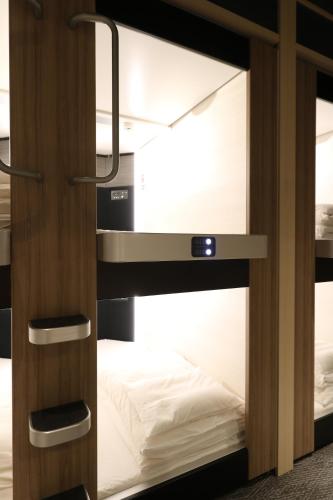 Moderate Cabin Room with TV for Female - Lower Level - No Cleaning