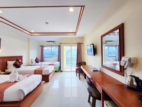 room detail thumbnail 1