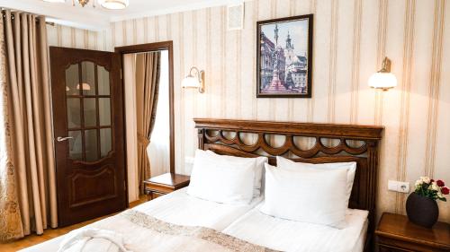Hotel Lviv - image 8