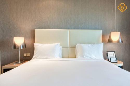 Keyplease New 1 BR Apt in Paramount Towers by Damac 4803 - image 2