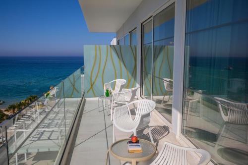 Constantinos the Great Beach Hotel - image 4