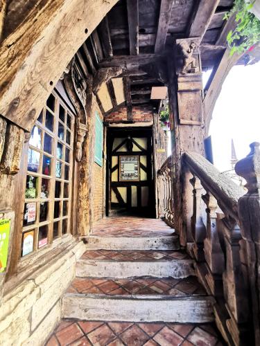 Entrance, Hotel La Residence Manoir De La Salamandre in Etretat