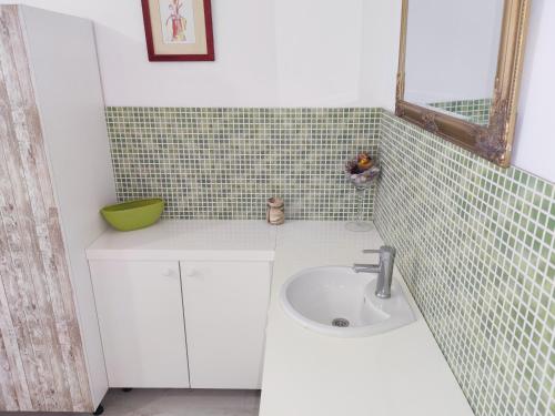 Spacious Two Bedroom Apartment with Terrace image 10