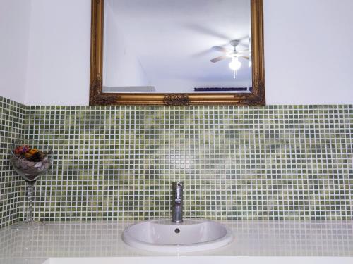 Spacious Two Bedroom Apartment with Terrace image 3