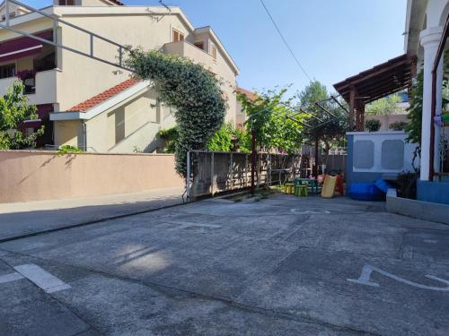Spacious Two Bedroom Apartment with Terrace image 1