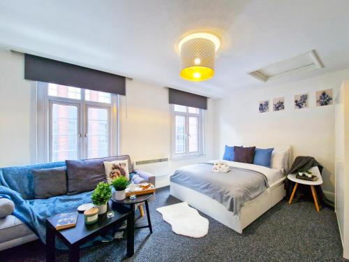 Spacious room with sofa, Londra