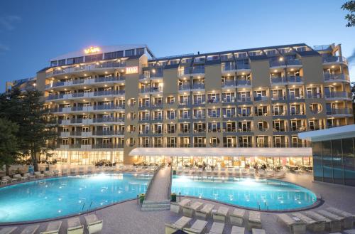 HVD Viva Club Ultra All Inclusive - Private Beach & Free Parking