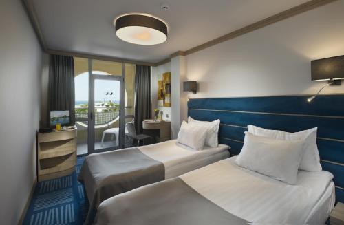 Twin Room with Park View