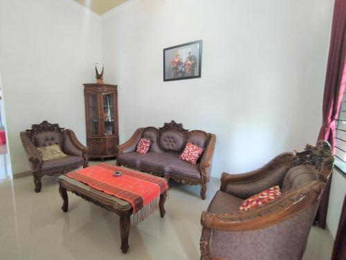 OYO 92587 Homestay Romauli Kampung Radja