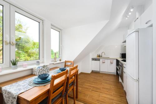 One-Bedroom Apartment image 7