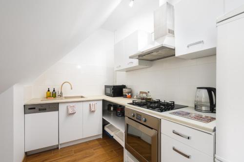 One-Bedroom Apartment image 2