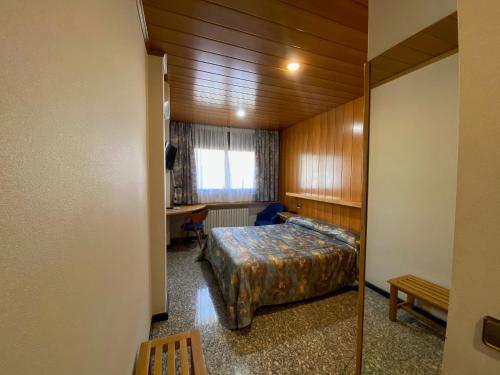 Hotel Sant Antoni - image 12