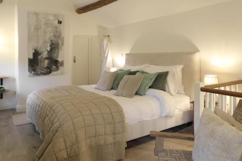 The Feathered Nest Inn