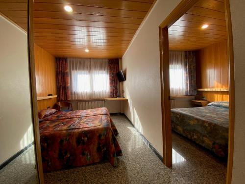 Hotel Sant Antoni - image 11