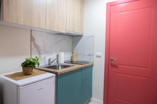 Three doors apartments, Strawberry Studio, Tirana (photo 8)