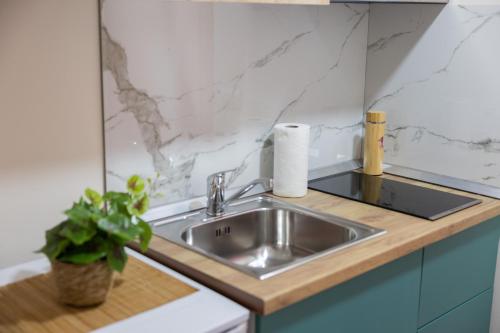 Three doors apartments, Strawberry Studio, Tirana (photo 10)