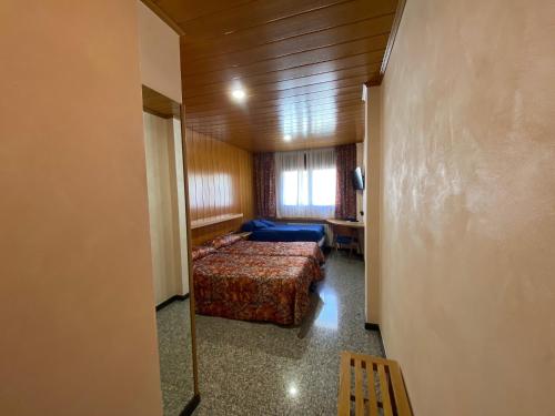 Hotel Sant Antoni - image 12