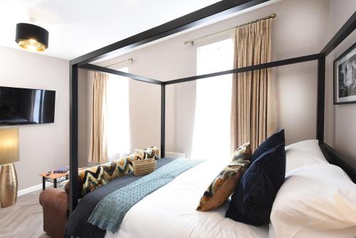 Ocho Homes by Eight Continents in มาโลน โลเวอร์