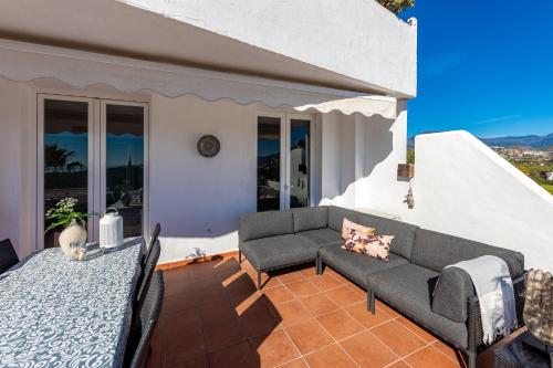 2 bedroom with sea and mountain views, pool, Marbella (foto 7)