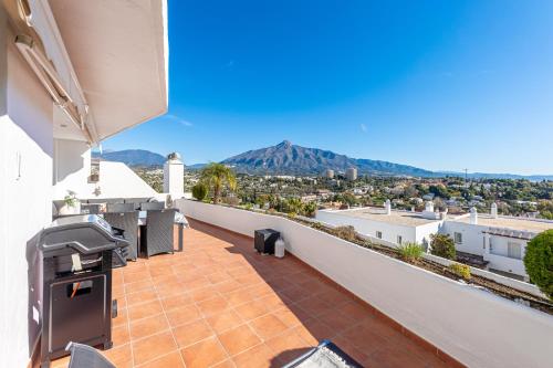 2 bedroom with sea and mountain views, pool, Marbella (foto 8)