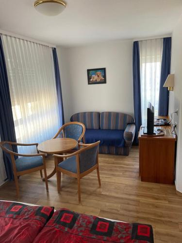 บริการและสิ่งอำนวยความสะดวก, City Pension in ราสทัทท์