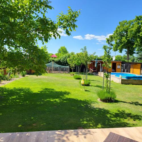 ทัศนียภาพ, Haus Nutheblick - Komfort Appartement in เทรบบิน