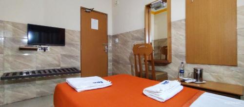 Sarovara Deluxe Rooms – Chennai, IL