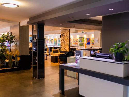 酒吧/休闲厅, Mercure Lorient Centre in 罗连安特