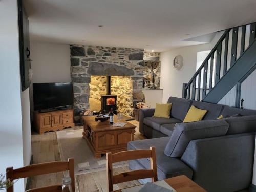 Amazing coastal & sunset views in Eryri (Snowdonia) in Lanlifni