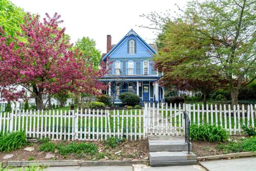 B&B Milton - CHARMING EXECUTIVE VICTORIAN MANSION w/ FREE PARKING - near Bucknell - Bed and Breakfast Milton