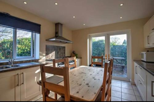 Devonshire -Sleeps 19 in 7 ensuite bedrooms great space for all groups