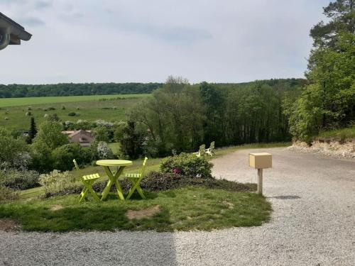 Gîte du Chalet - Le studio en pleine nature (Gite du Chalet - Le studio en pleine nature) in Saint-Maurice-sous-les-Cotes