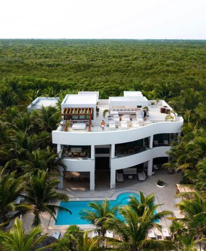 8 Bedroom Luxury Villa with Private Chef Included in Tulum, Mexico