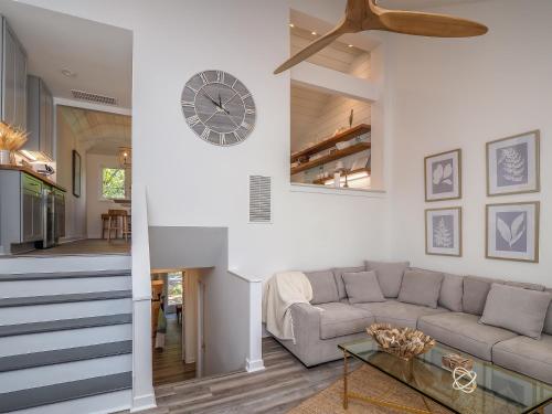 1704 Shelter Cove