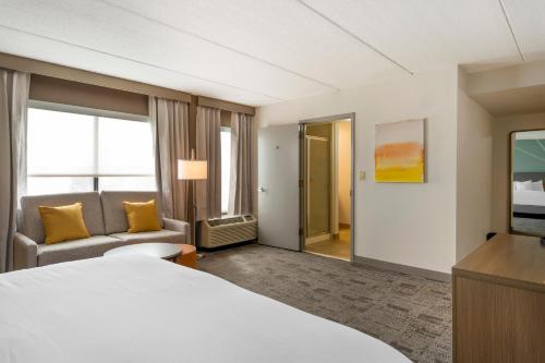 Comfort Inn & Suites Watertown - image 10